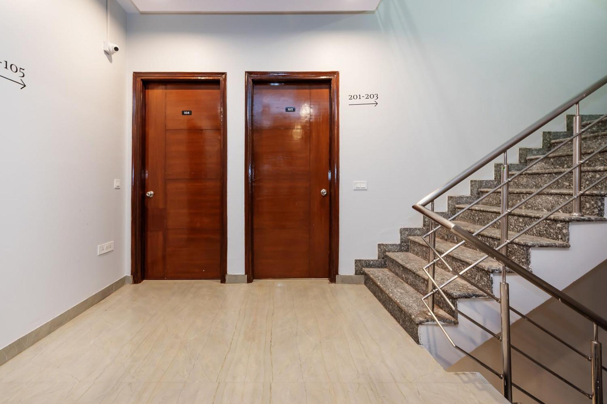 Hotel O Earth Villa Near Bestech Central Square Mall Gurgaon Ngoại thất bức ảnh